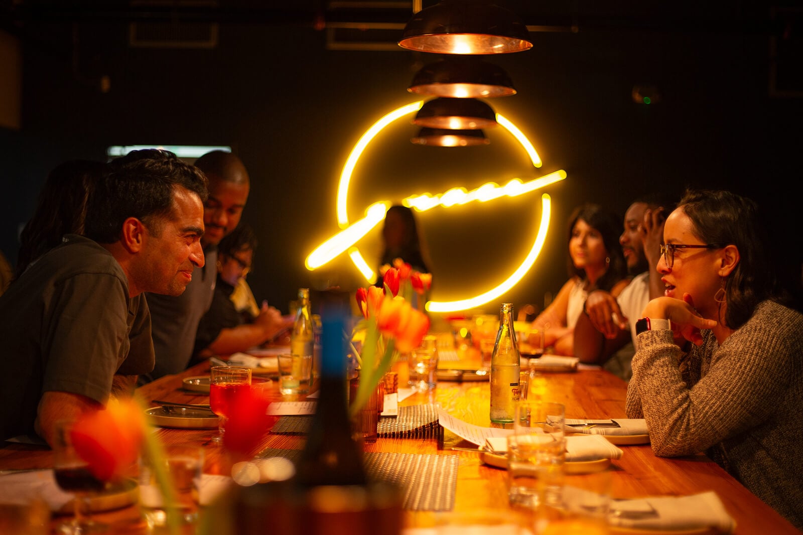 gener8tor accelerator team members at a program networking dinner